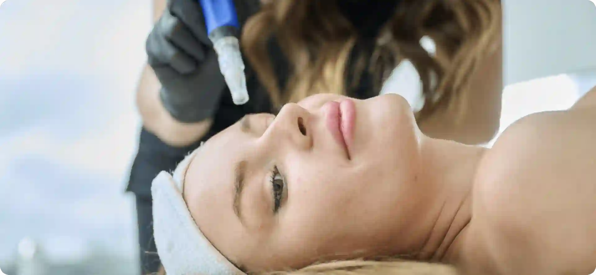 How Do Microneedles Trigger New Collagen and Elastin in Loose Skin Brentford?
